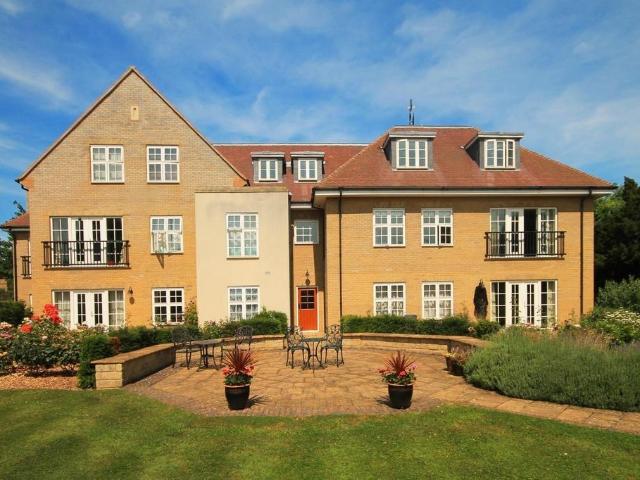 Flat for sale in Arbury, Cambridgeshire