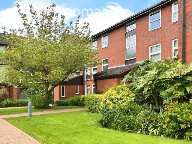Flat for sale in Clewer Village, Windsor