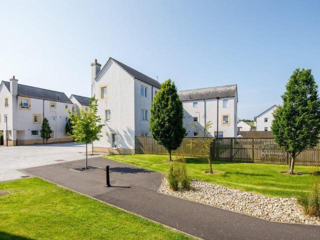 Flat for sale in Polnoon, Eaglesham