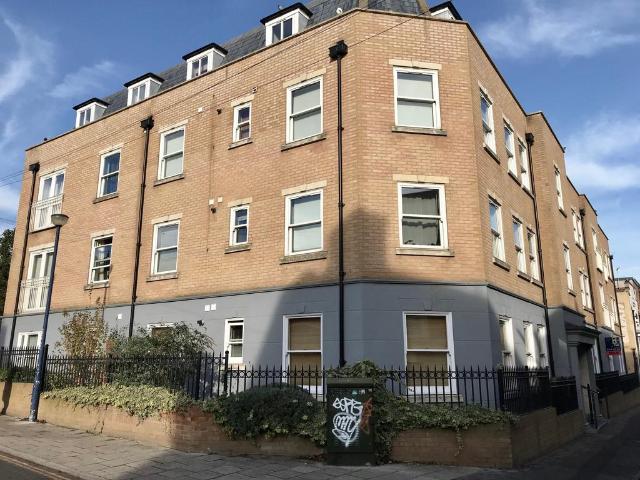 Flat for sale in East Cliff, Acol