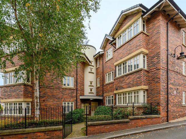 Flat for sale in Scarcroft, York