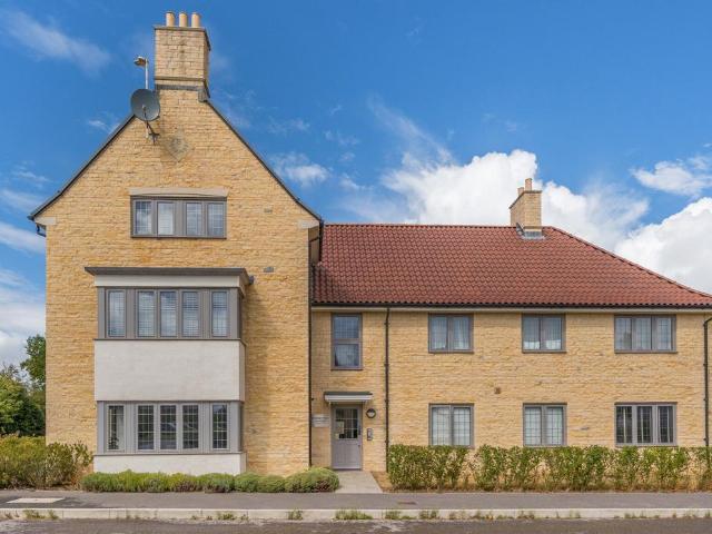 Flat for sale in Southstoke, West of England