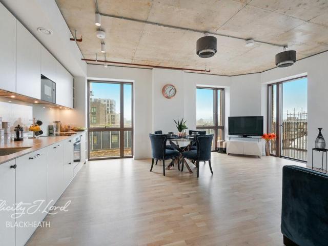 Flat for sale in London Borough of Lewisham, Deptford
