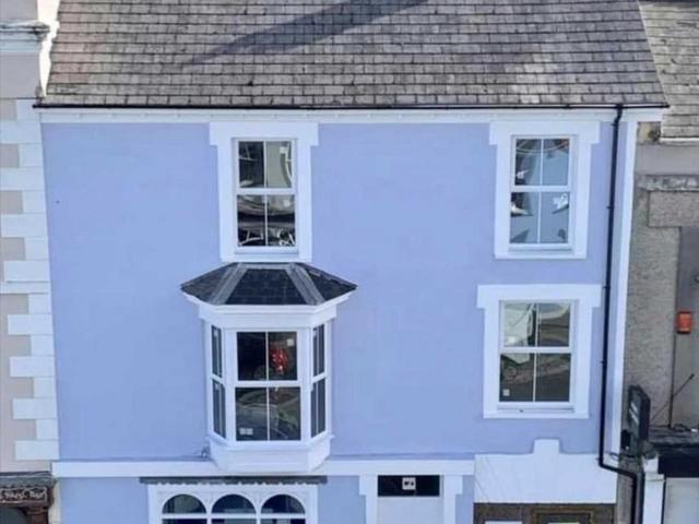 Flat for sale in Pembroke Dock, Wales