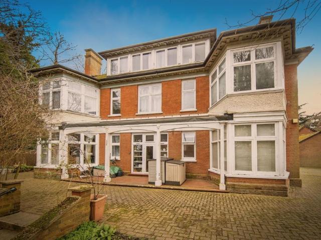 Flat for sale in California, Key Street