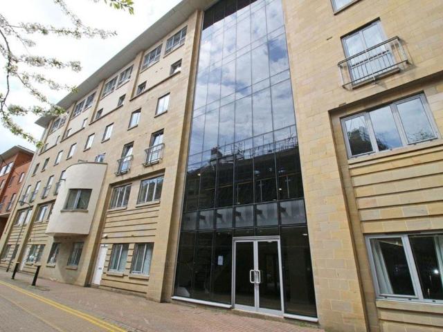Flat for sale in Cardiff Bay, Falcon Lodge