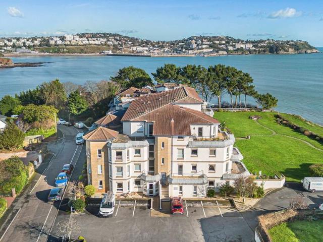Flat for sale in Livermead