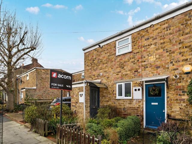 Flat for sale in East Dulwich, Greater London