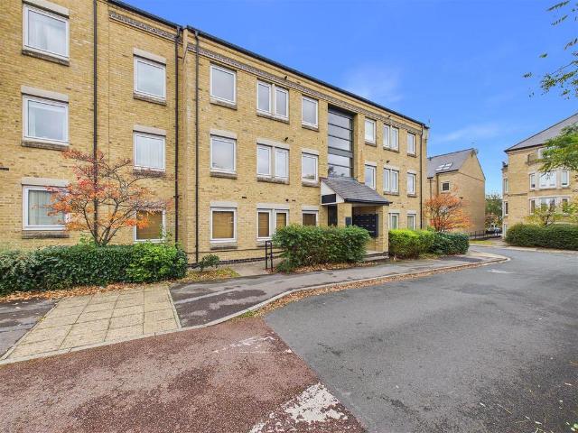 Flat for sale in Foss Islands, York
