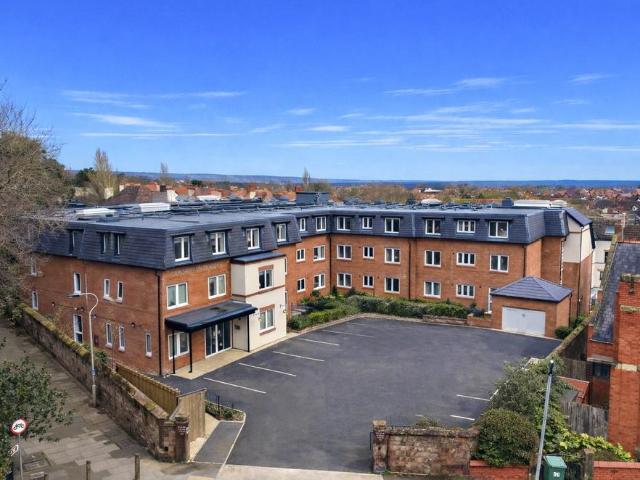 Flat for sale in Grange, West Kirby