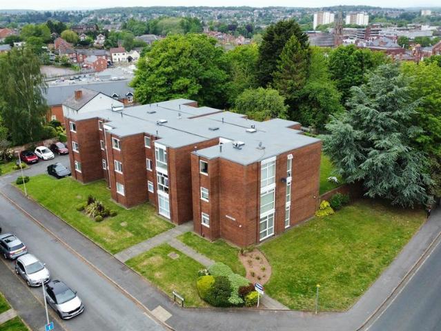 Flat for sale in Stourbridge, West Midlands