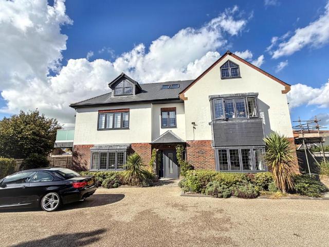 Flat for sale in Rustington, Arun