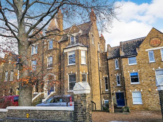Flat for sale in London Borough of Lewisham, New Cross