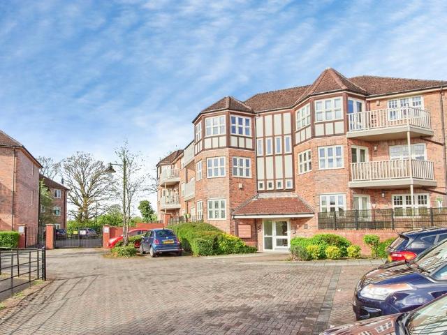 Flat for sale in Druids Heath, West Midlands