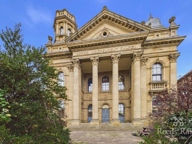 Flat for sale in Hill Top Estate, Kirklees
