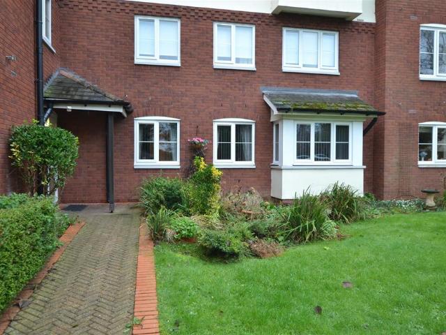 Flat for sale in Sandpits