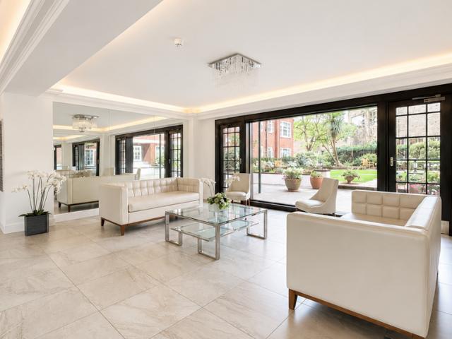 Flat for sale in St. John's Wood, Greater London