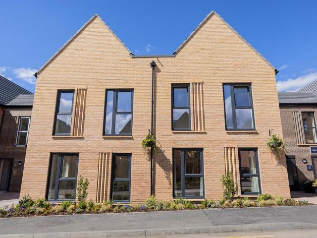 Flat for sale in Slough