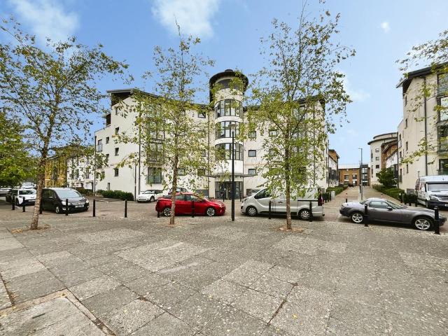 Flat for sale in Rodbourne, Swindon
