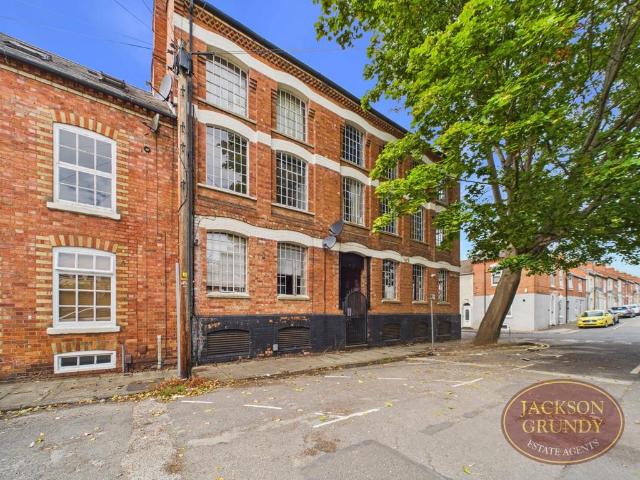Flat for sale in Phippsville, Northampton