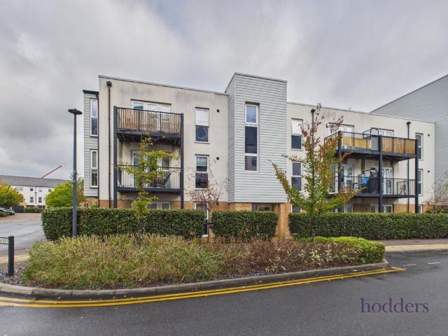Flat for sale in Bleriot Gate, Runnymede