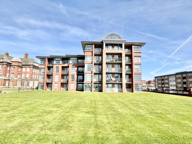 Flat for sale in Knowle, Blackpool