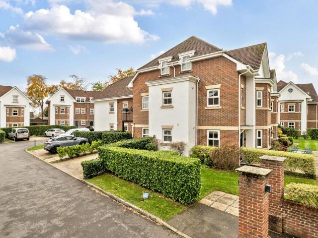 Flat for sale in Wokingham, Isle Of Man