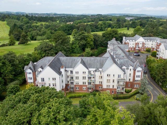Flat for sale in Whitecraigs, Thornliebank