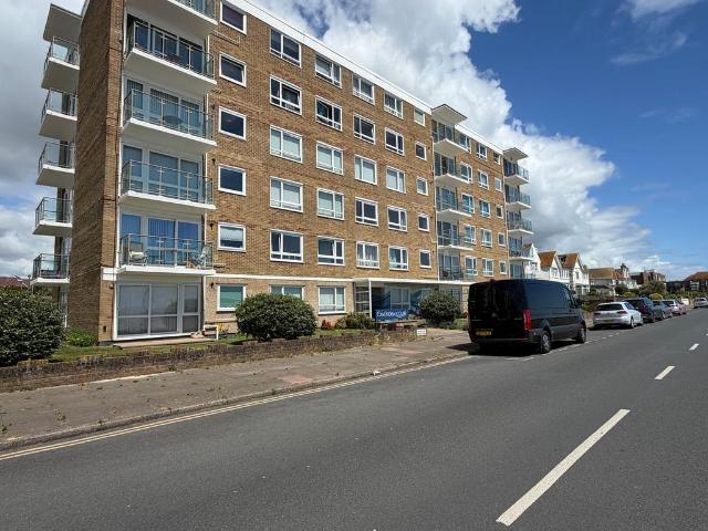 Flat for sale in Central, Heathlands