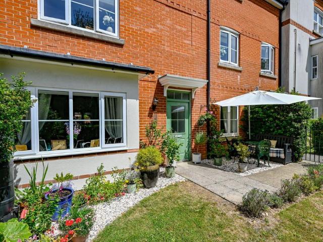 Flat for sale in St Johns, Wimborne