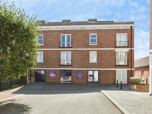 Flat for sale in Priddy's Hard, Middlecroft