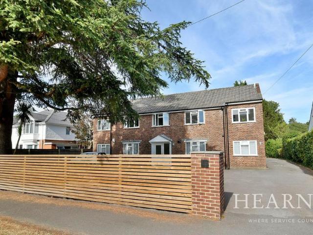 Flat for sale in Tricketts Cross, Ferndown