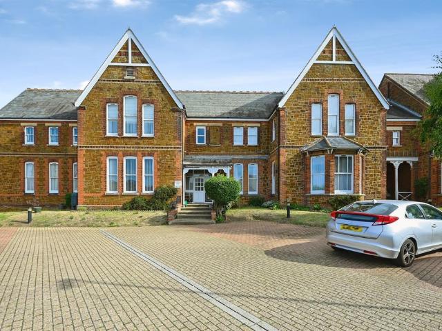Flat for sale in Hunstanton, King's Lynn and West Norfolk
