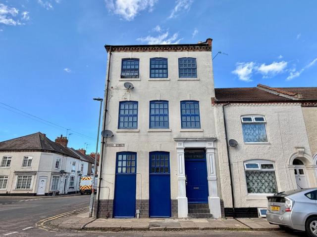Flat for sale in Phippsville, Northampton