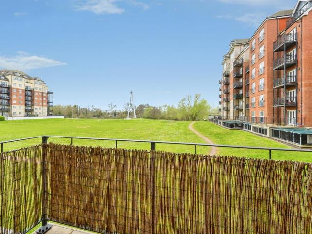 Flat for sale in Cauldwell, Bedford