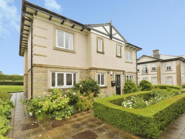 Flat for sale in Killinghall, North Yorkshire