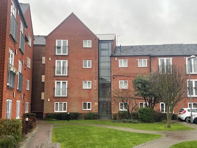 Flat for sale in Potters Corner, East Midlands
