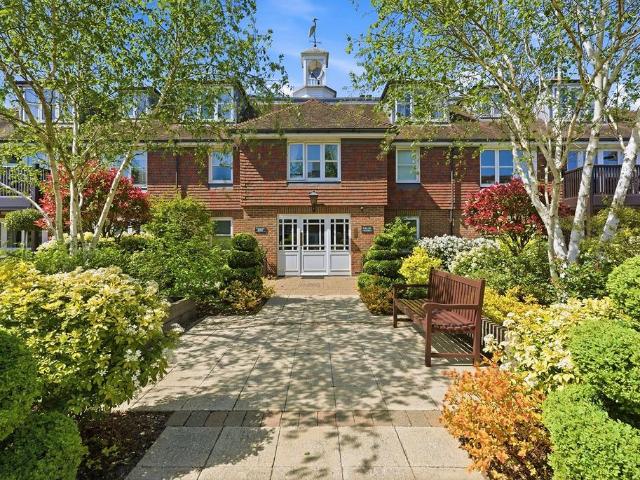 Flat for sale in Beaconsfield, Penn Bottom