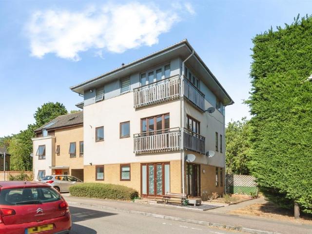 Flat for sale in Oakridge Park, Old Wolverton
