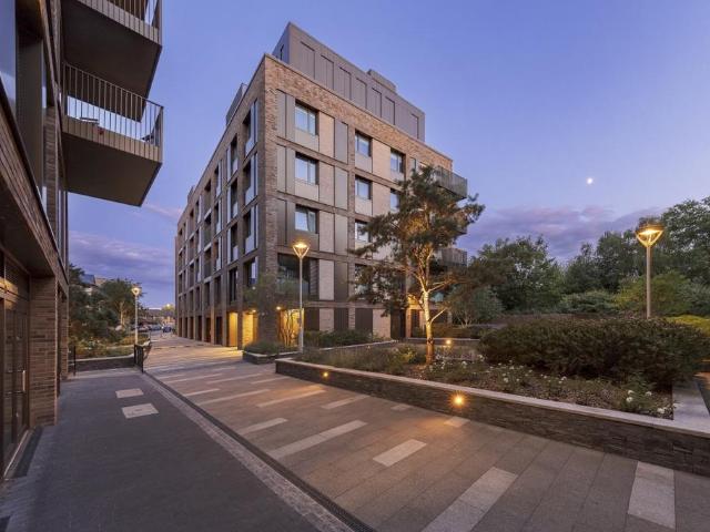 Flat for sale in London Borough of Lewisham, New Cross