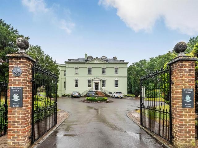 Flat for sale in Pachesham Park, Surrey