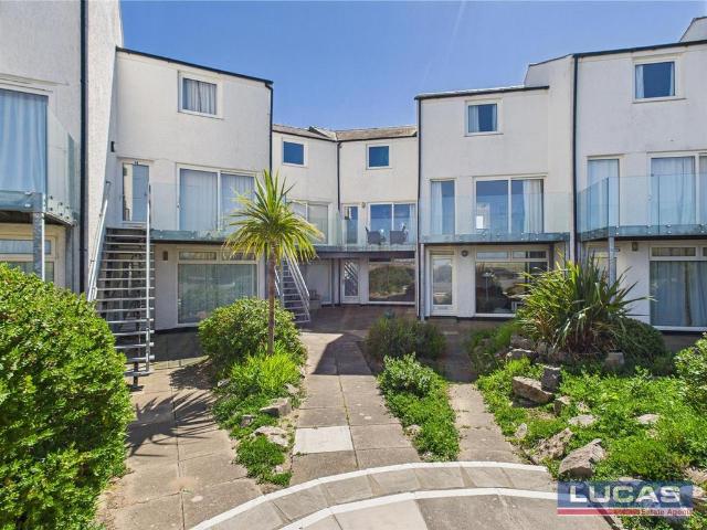 Flat for sale in Trearddur, Wales