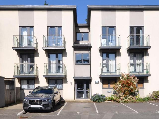 Flat for sale in Ewens Farm, Cheltenham