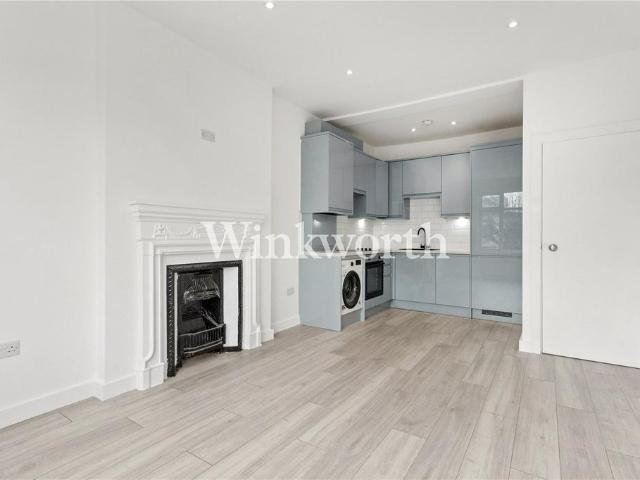 Flat for sale in Palmers Green, Isle Of Man