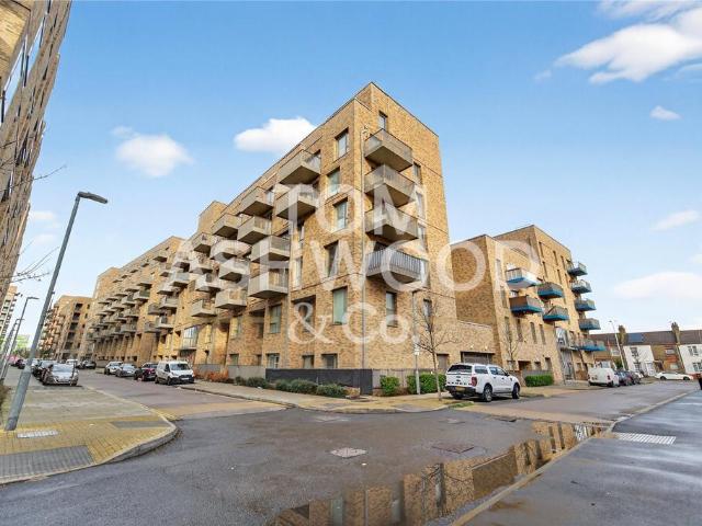 Flat for sale in Gascoigne Estate, Greater London