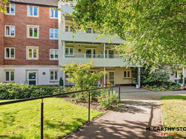 Flat for sale in Devizes, Wiltshire
