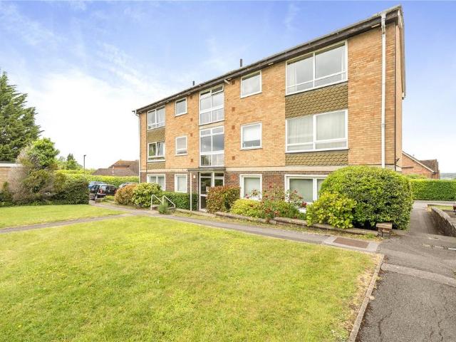Flat for sale in Westborough, Surrey