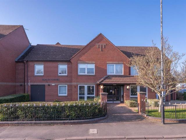 Flat for sale in Alderminster, Warwickshire