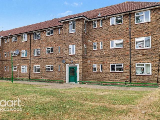 Flat for sale in Harold Hill, Greater London