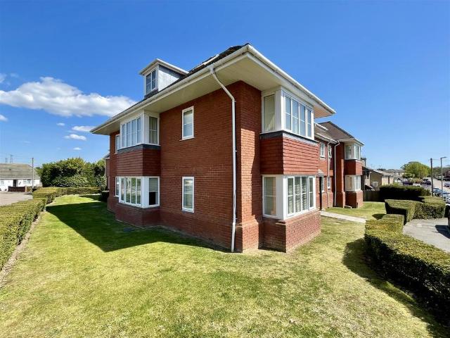 Flat for sale in Poole